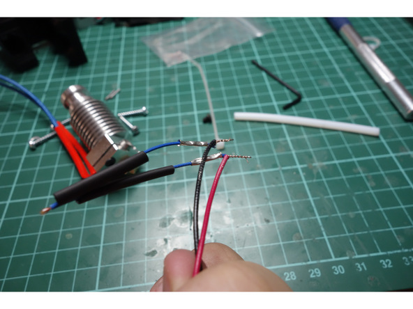 Image 2/3: En las nuevas versiones ya no es necesario soldar el termistor, viene en una cápsula con conector.